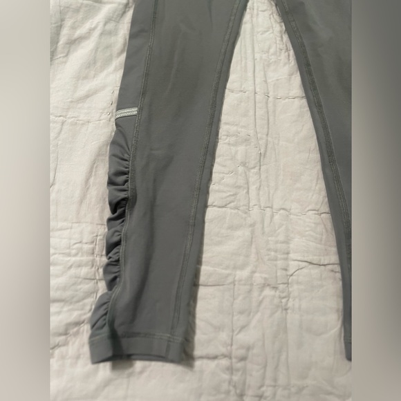 Ivivva Size 6 Leggings Gray Blue Green Rusched Legs - Picture 2 of 6